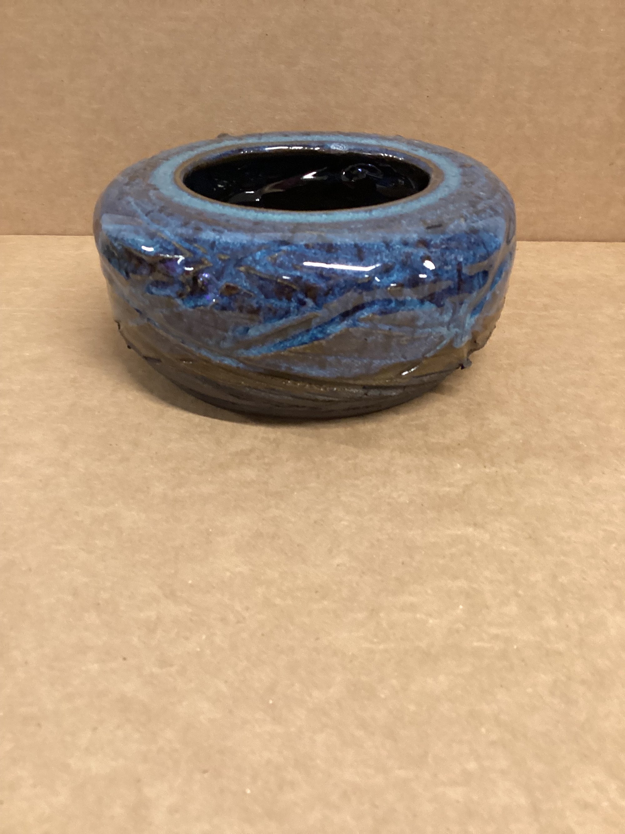 Medium Dark Clay Textured Planter CC