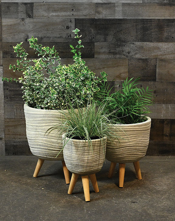 Tahoe Round Planter with Wooden Legs WP