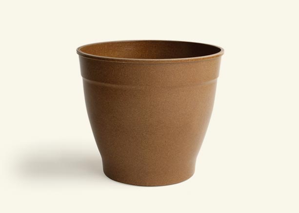A brown pot.